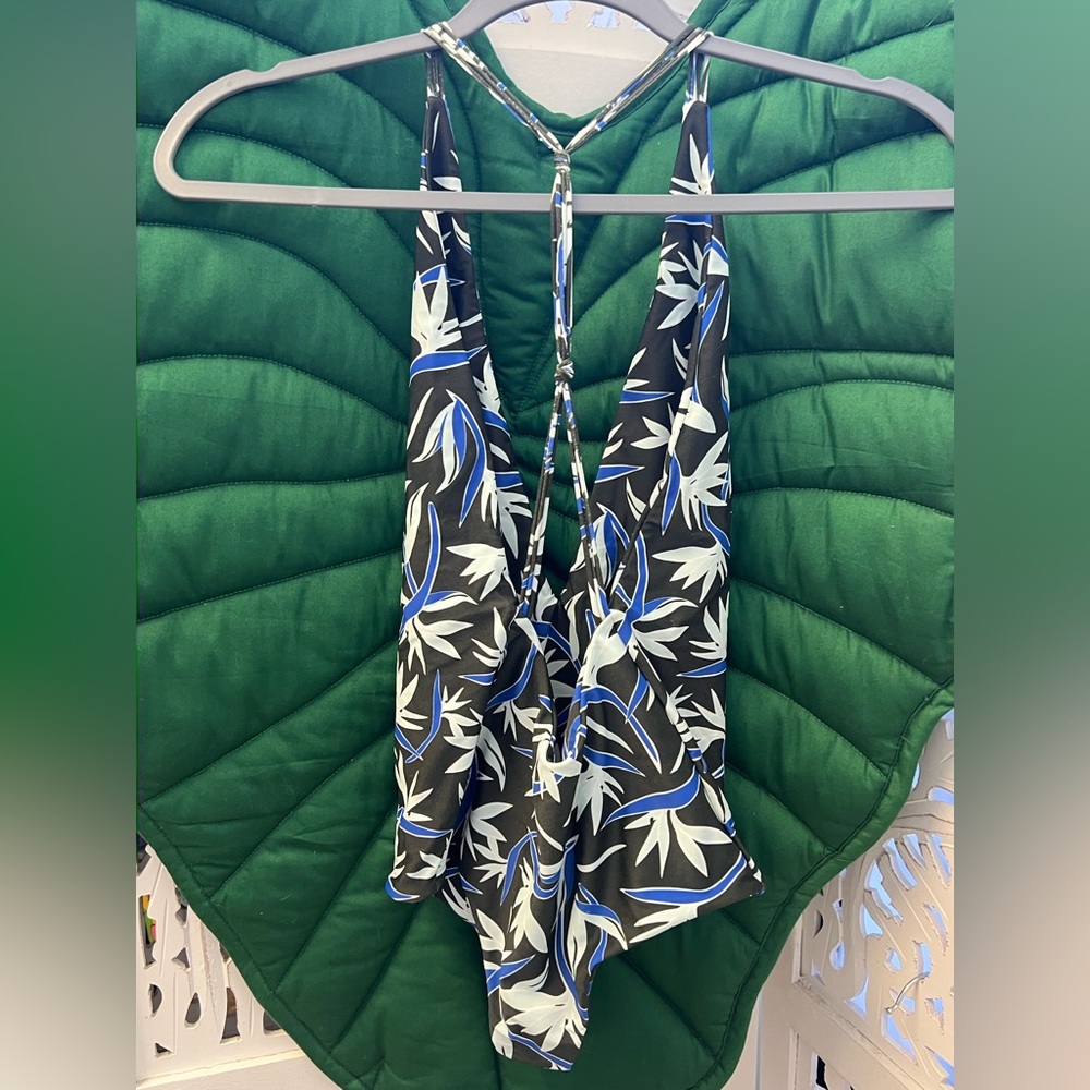 NWT (Hygienic liner attached) Mikoh bird of paradise one pc swimsuit. Blk/Blue - Picture 3 of 5